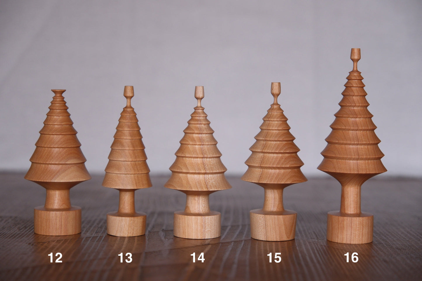 ワインを飲む木・飲まない木（クリスマスツリー）